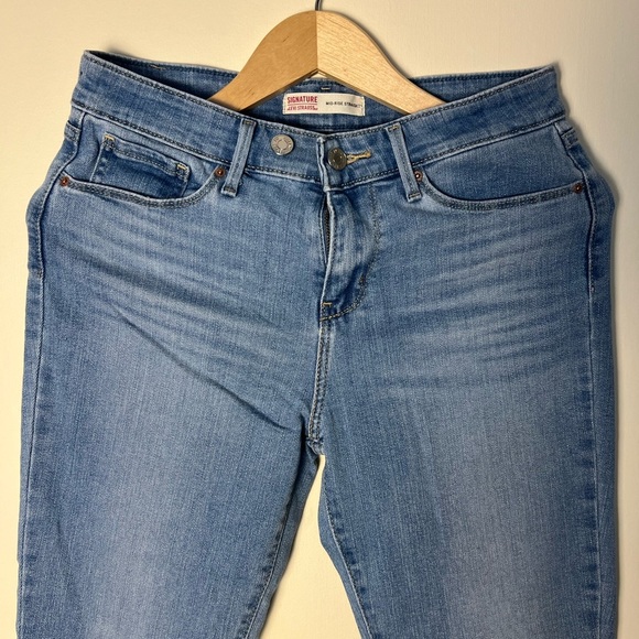 Signature Levis Strauss Womens Pants Mid Rise Straight Blue Jeans Denim 6M-W28 - Picture 3 of 16